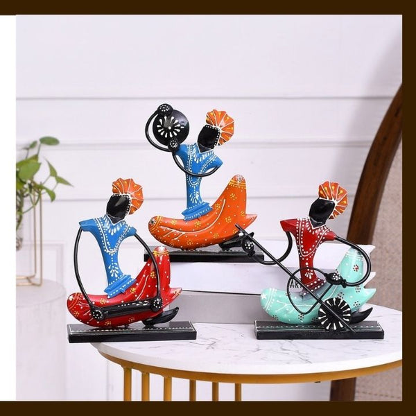 MATAL TABLE DECOR HAND I CRAFTS NAGPURI  MUSICIAN GOLDEN