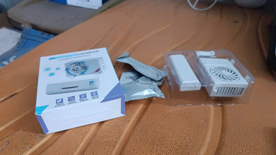 AC Design Solar-Powered Car Air Freshener: Built-in Perfume Diffuser for Dashboard and AC Vent