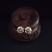 Impon Stud Earrings]