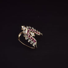 impon Vanki ring with gemstones